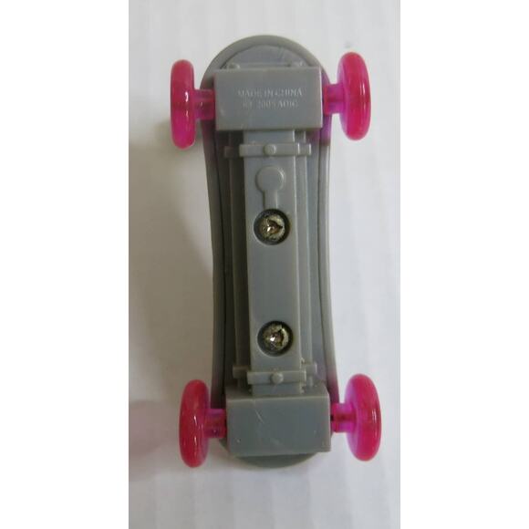 SONIC DRIVE IN Skateboards and Magnetic Skaters 5 Pieces Action Figures 2005 - Picture 8 of 10